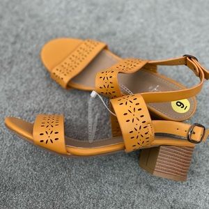 Size 9 Mustard Yellow 2” chunky heels